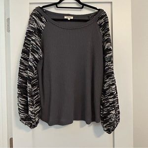 Long sleeve shirt with knit arms